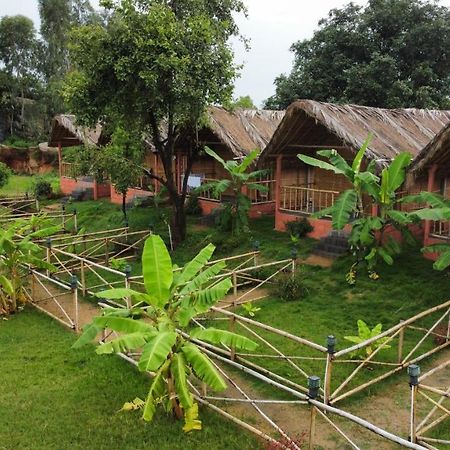 Waterfall Guesthouse Hampi Buitenkant foto