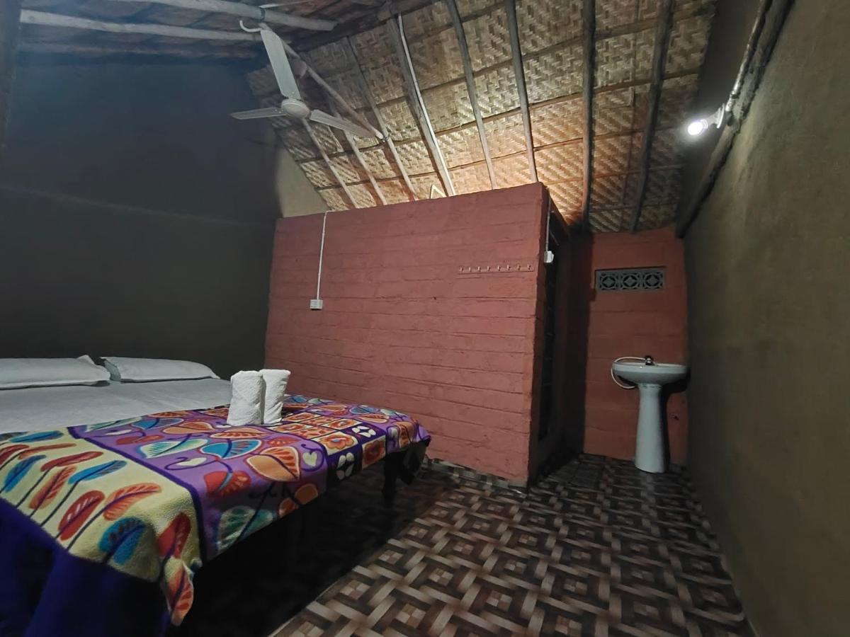 Waterfall Guesthouse Hampi Buitenkant foto